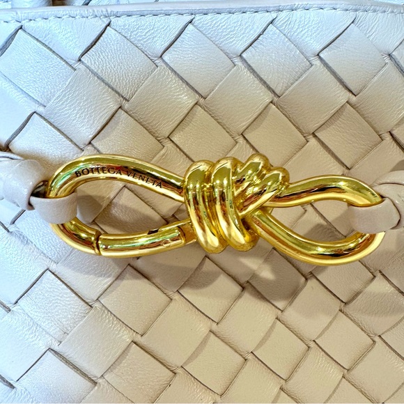 Bottega Veneta Small Andiamo Shoulder Bag In Pink Nude Nappa Intrecciato Leather - Picture 4 of 15